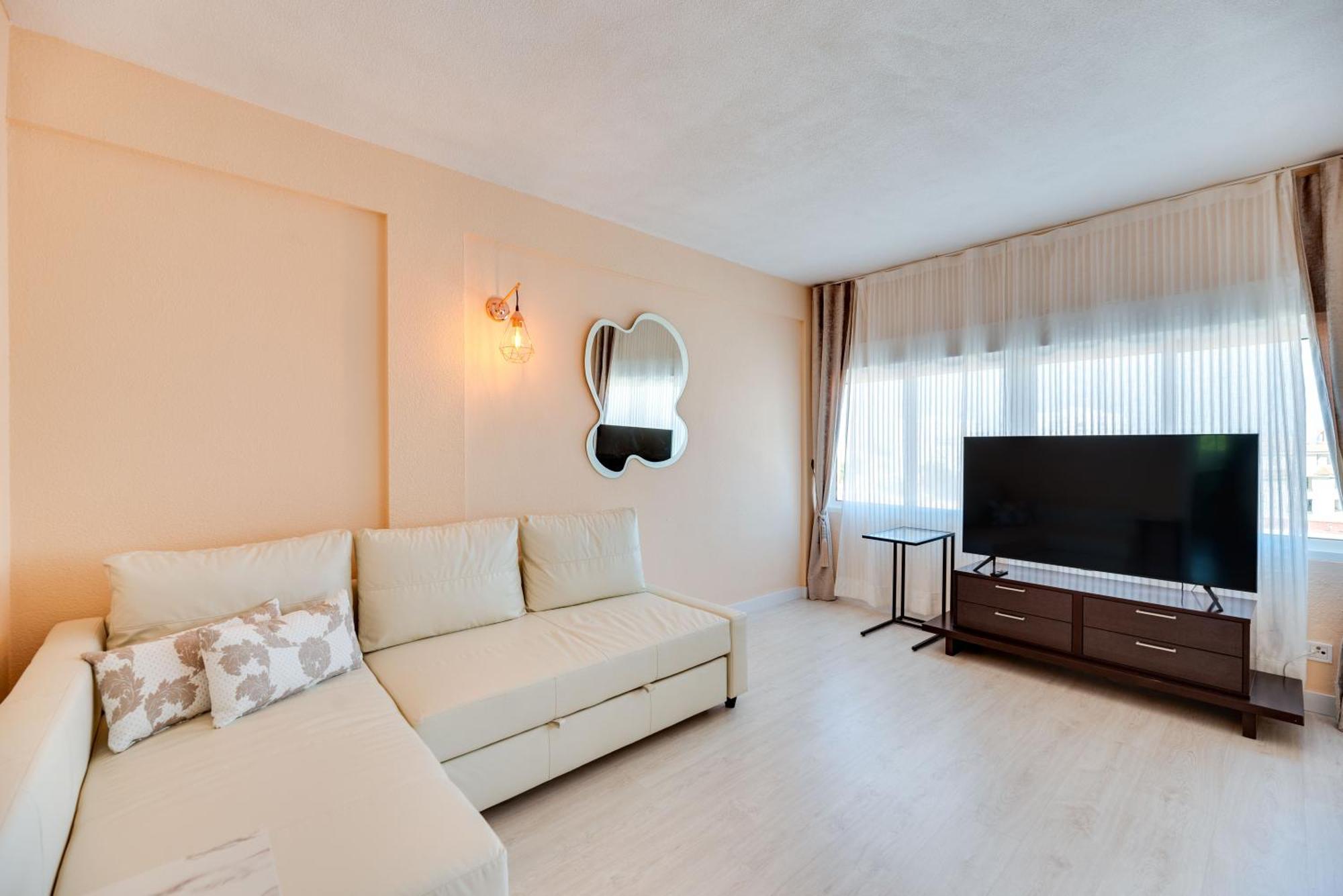Flamingo 1 Bdr Beach 200 Meters Always Happy Apartment Benalmadena